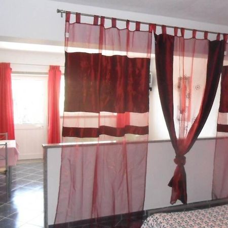 Studio Veerle Abragao Luaran gambar