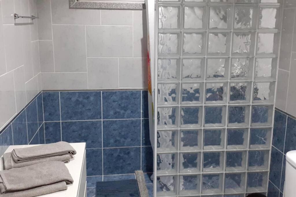 Studio Veerle Abragao Luaran gambar