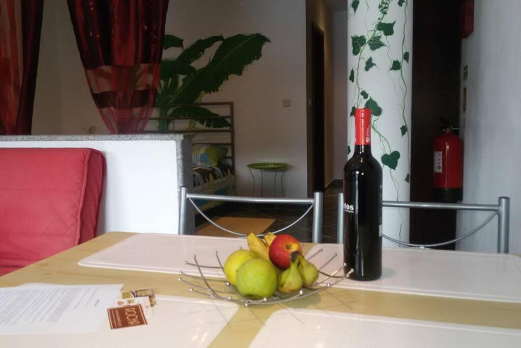 Studio Veerle Abragao Luaran gambar